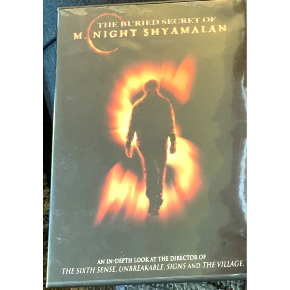 The Buried Secret of M Night Shyamalan DVD Buena Vista Universal Studios K0293
